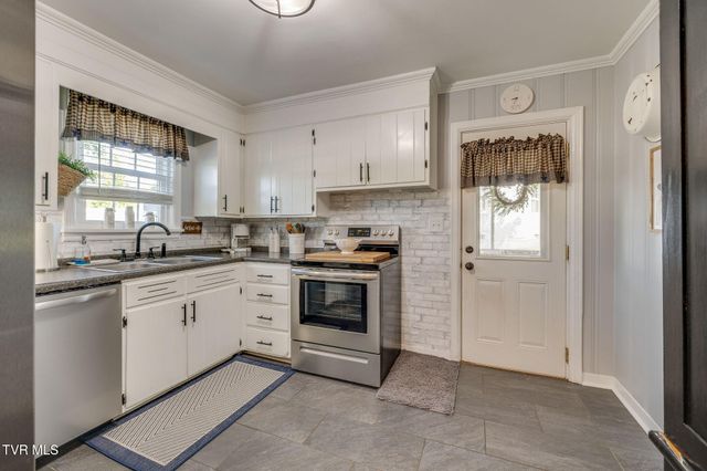 824 Fairmont Avenue, Kingsport, TN 37660