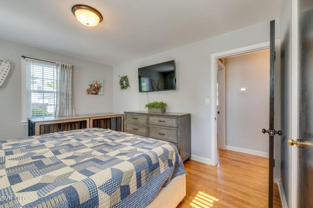 824 Fairmont Avenue, Kingsport, TN 37660