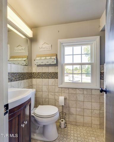 824 Fairmont Avenue, Kingsport, TN 37660