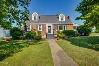 824 Fairmont Avenue, Kingsport, TN 37660