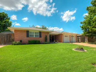 10505 Lyndon Road, The Village, OK 73120