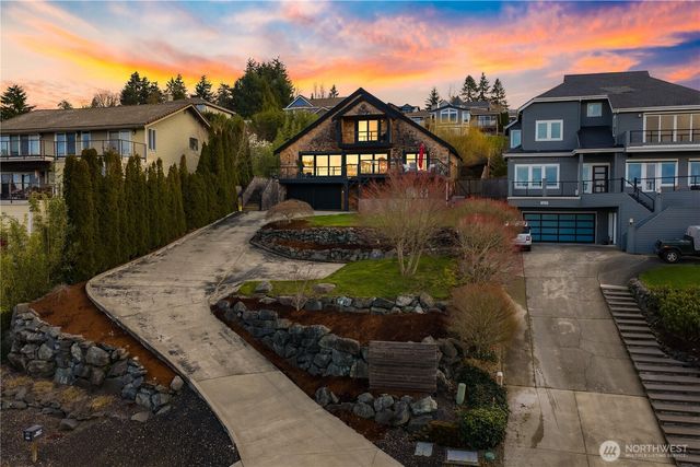 3617 Soundview Drive W, University Place, WA 98466