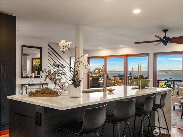 3617 Soundview Drive W, University Place, WA 98466