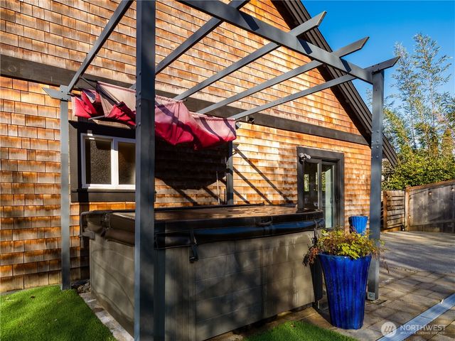 3617 Soundview Drive W, University Place, WA 98466