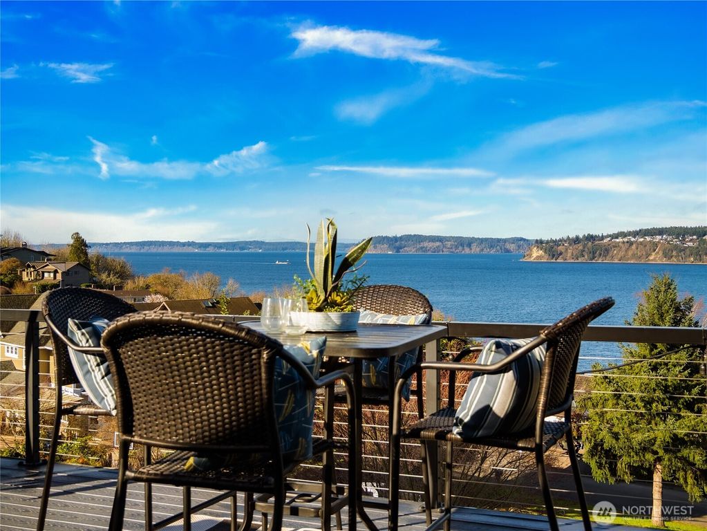 3617 Soundview Drive W, University Place, WA 98466