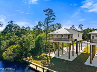 10064 E Bayou View Drive, Bay Saint Louis, MS 39520