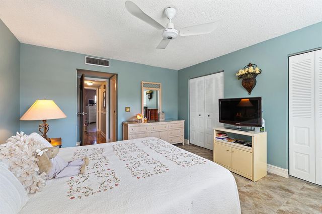 2950 SE Ocean Blvd. 135-8, Stuart, FL 34996