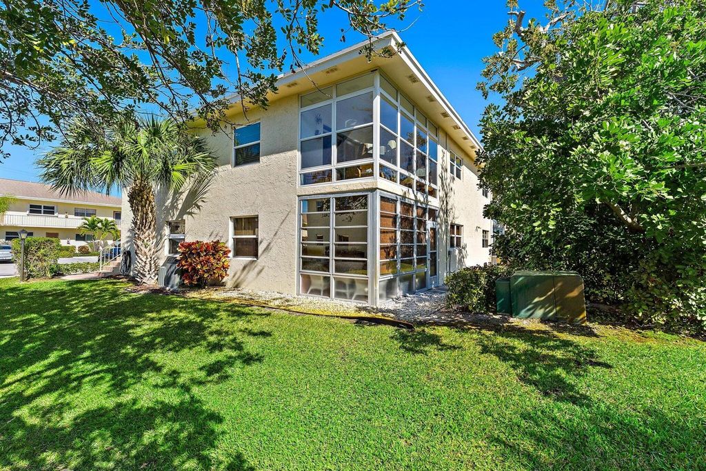 2950 SE Ocean Blvd. 135-8, Stuart, FL 34996
