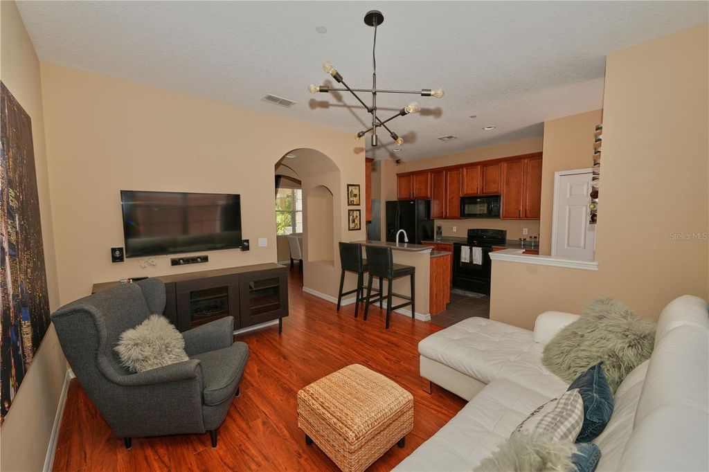 Image 11 of property listing at 9135 CARDINAL MEADOW TRAIL, Orlando, FL 32827