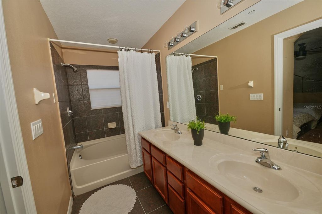 Image 21 of property listing at 9135 CARDINAL MEADOW TRAIL, Orlando, FL 32827