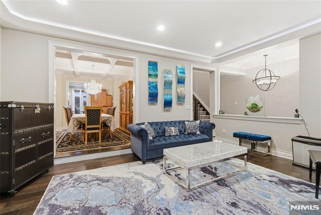 119 Hudson Cove, Edgewater, NJ 07020