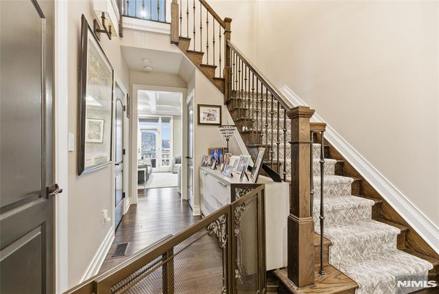 119 Hudson Cove, Edgewater, NJ 07020