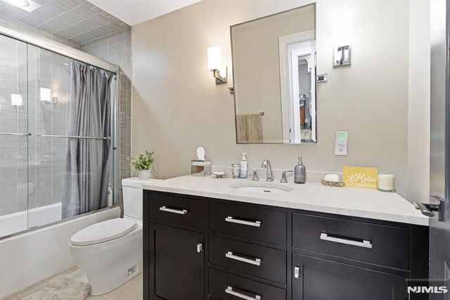 119 Hudson Cove, Edgewater, NJ 07020