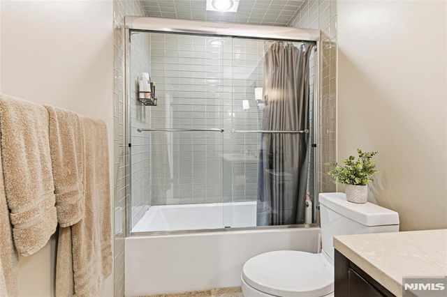 119 Hudson Cove, Edgewater, NJ 07020