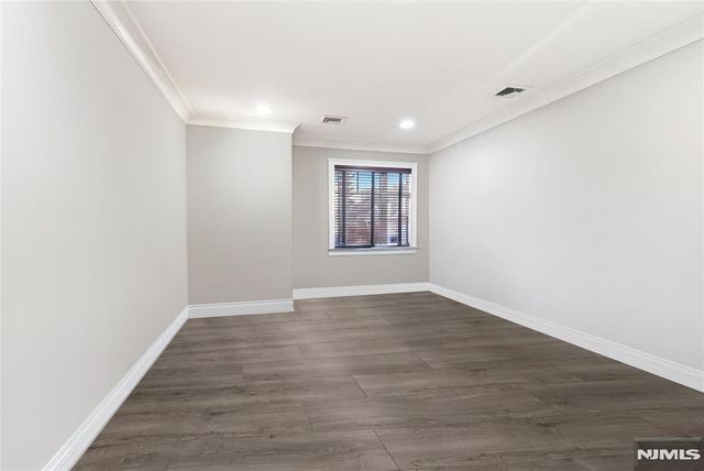 119 Hudson Cove, Edgewater, NJ 07020