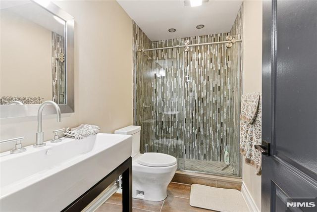 119 Hudson Cove, Edgewater, NJ 07020