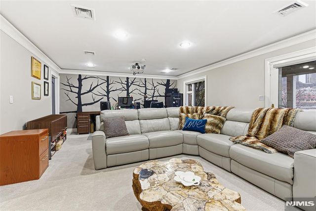 119 Hudson Cove, Edgewater, NJ 07020