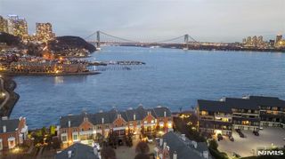 119 Hudson Cove, Edgewater, NJ 07020