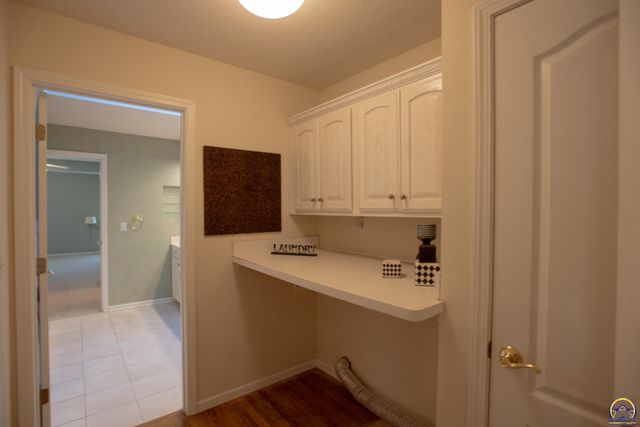 6247 SW 40th Ct, Topeka, KS 66610