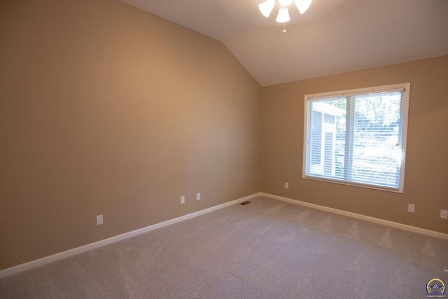 6247 SW 40th Ct, Topeka, KS 66610