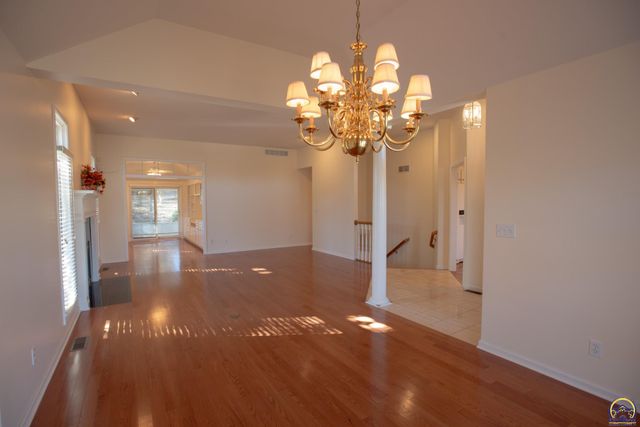 6247 SW 40th Ct, Topeka, KS 66610