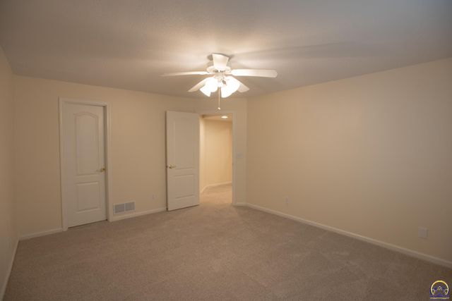 6247 SW 40th Ct, Topeka, KS 66610