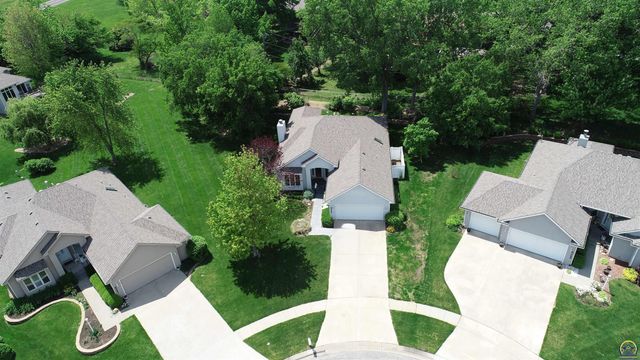 6247 SW 40th Ct, Topeka, KS 66610