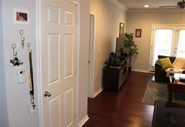 3102 Kings Road 1207, Dallas, TX 75219