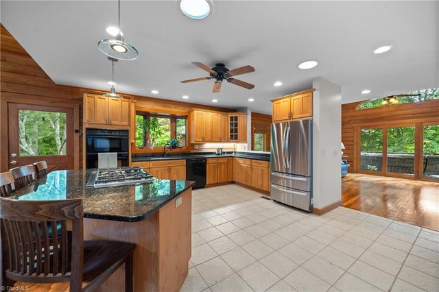 1212 River Bluff Trail, Tobaccoville, NC 27050