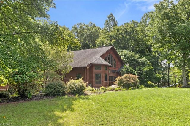 1212 River Bluff Trail, Tobaccoville, NC 27050