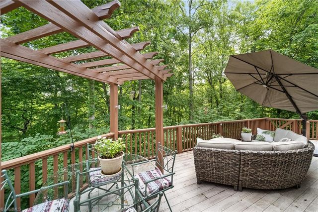 1212 River Bluff Trail, Tobaccoville, NC 27050