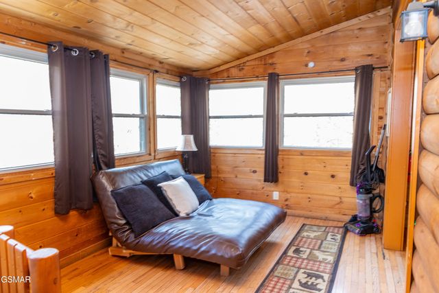 829 Boone Acres Lane, Pigeon Forge, TN 37863