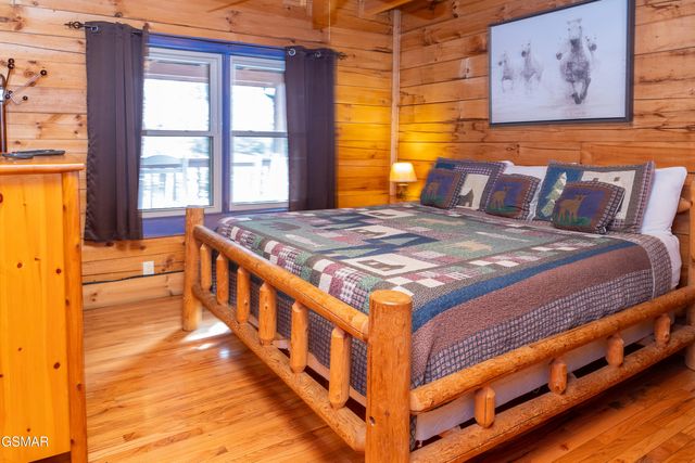 829 Boone Acres Lane, Pigeon Forge, TN 37863