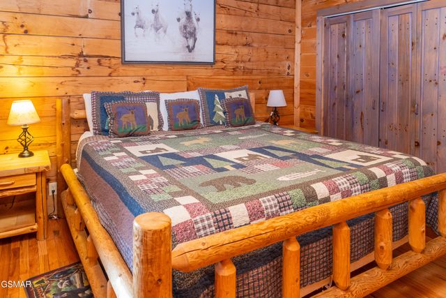 829 Boone Acres Lane, Pigeon Forge, TN 37863