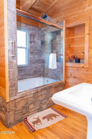 829 Boone Acres Lane, Pigeon Forge, TN 37863