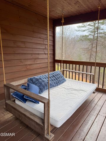 829 Boone Acres Lane, Pigeon Forge, TN 37863