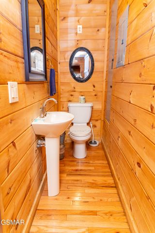 829 Boone Acres Lane, Pigeon Forge, TN 37863