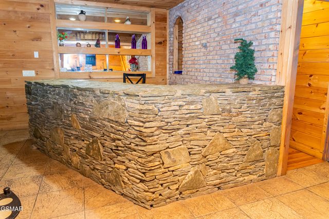 829 Boone Acres Lane, Pigeon Forge, TN 37863