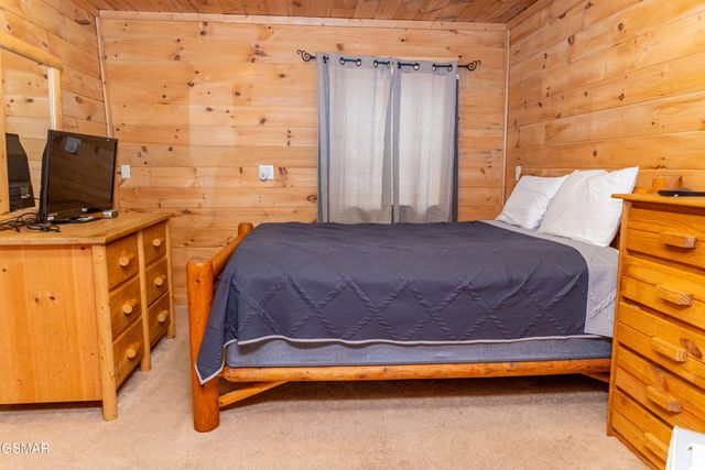 829 Boone Acres Lane, Pigeon Forge, TN 37863