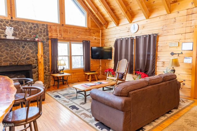 829 Boone Acres Lane, Pigeon Forge, TN 37863