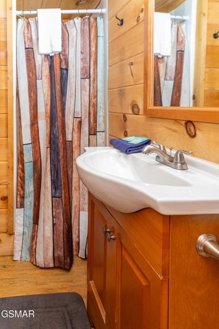 829 Boone Acres Lane, Pigeon Forge, TN 37863