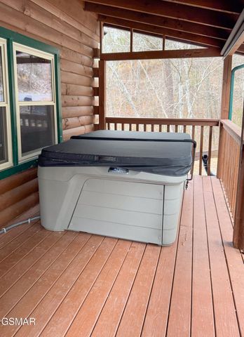 829 Boone Acres Lane, Pigeon Forge, TN 37863