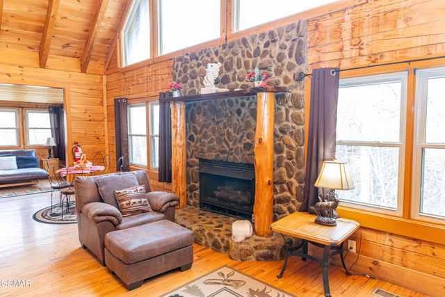 829 Boone Acres Lane, Pigeon Forge, TN 37863