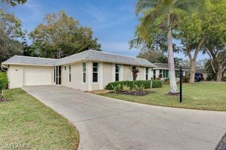 265 Yorkshire CT # 8, Naples, FL 34112