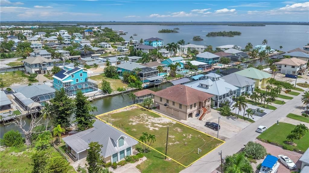 185 Egret ST, FORT MYERS BEACH, FL 33931 — exterior