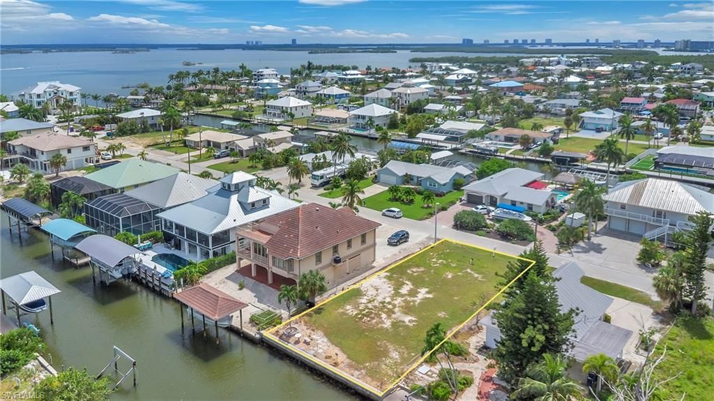 185 Egret ST, FORT MYERS BEACH, FL 33931 — photo 2