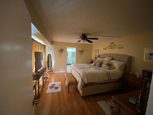 1011 Springdale Circle, Palm Springs, FL 33461