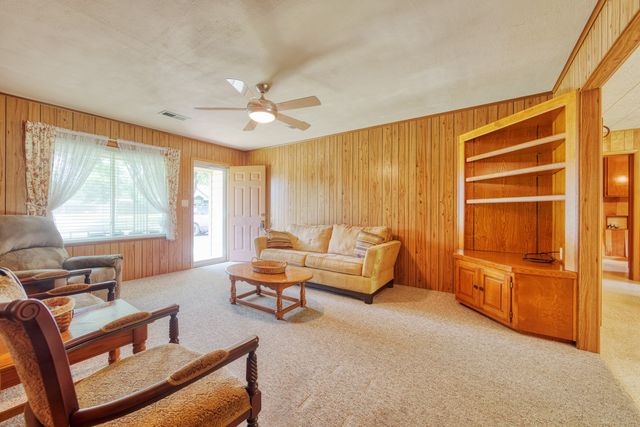 308 W White Street, Pilot Point, TX 76258