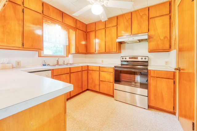 308 W White Street, Pilot Point, TX 76258