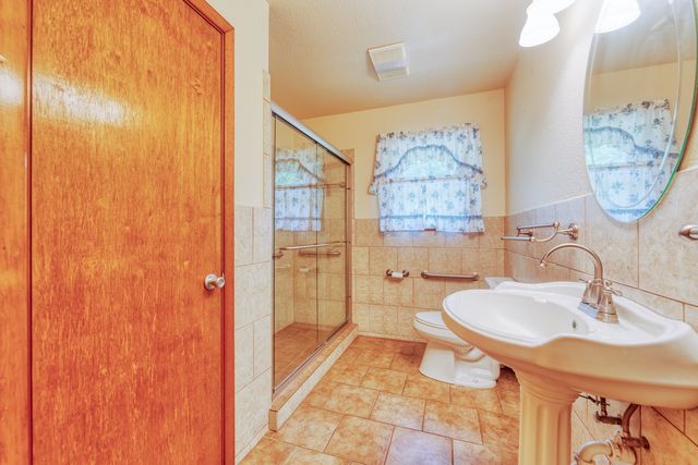 308 W White Street, Pilot Point, TX 76258